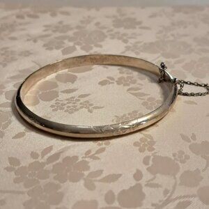 Vintage .925 Sterling Silver Etched Bangle Hinged Bracelet
